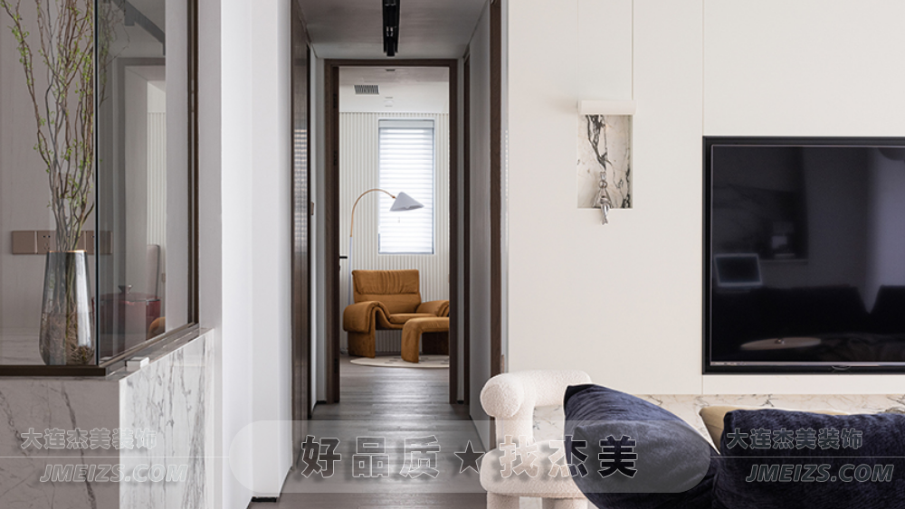 大連裝修潮流趨勢(shì)之現(xiàn)代簡(jiǎn)約案例實(shí)拍通透開闊場(chǎng)景多樣4.png
